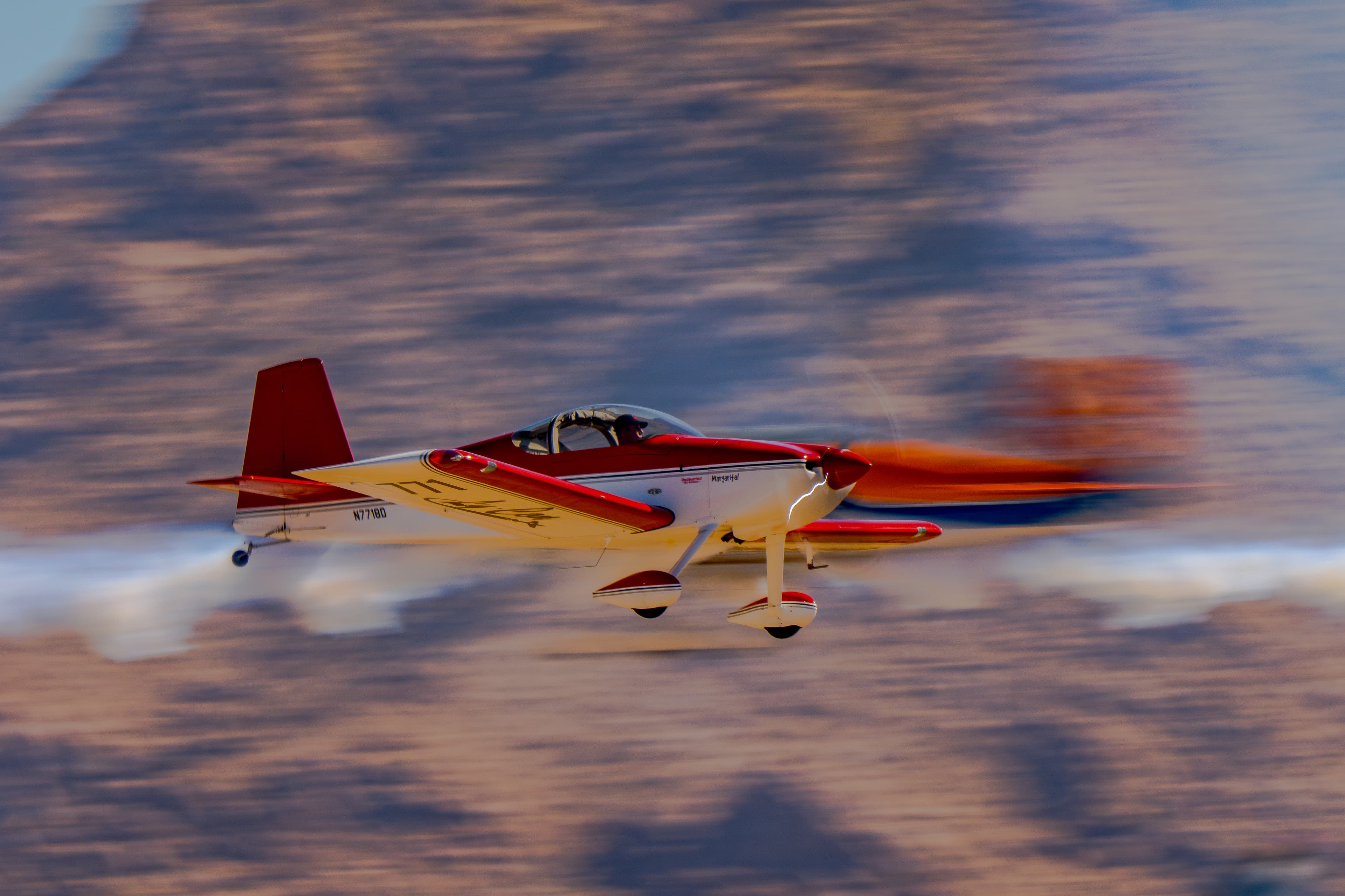 Undaunted (RV-7 vs RV-8)